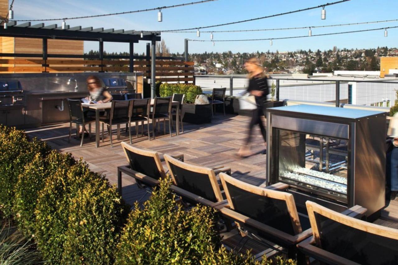 Ballard W Lounge Wd Nr Dining Bars Sea-653 *
